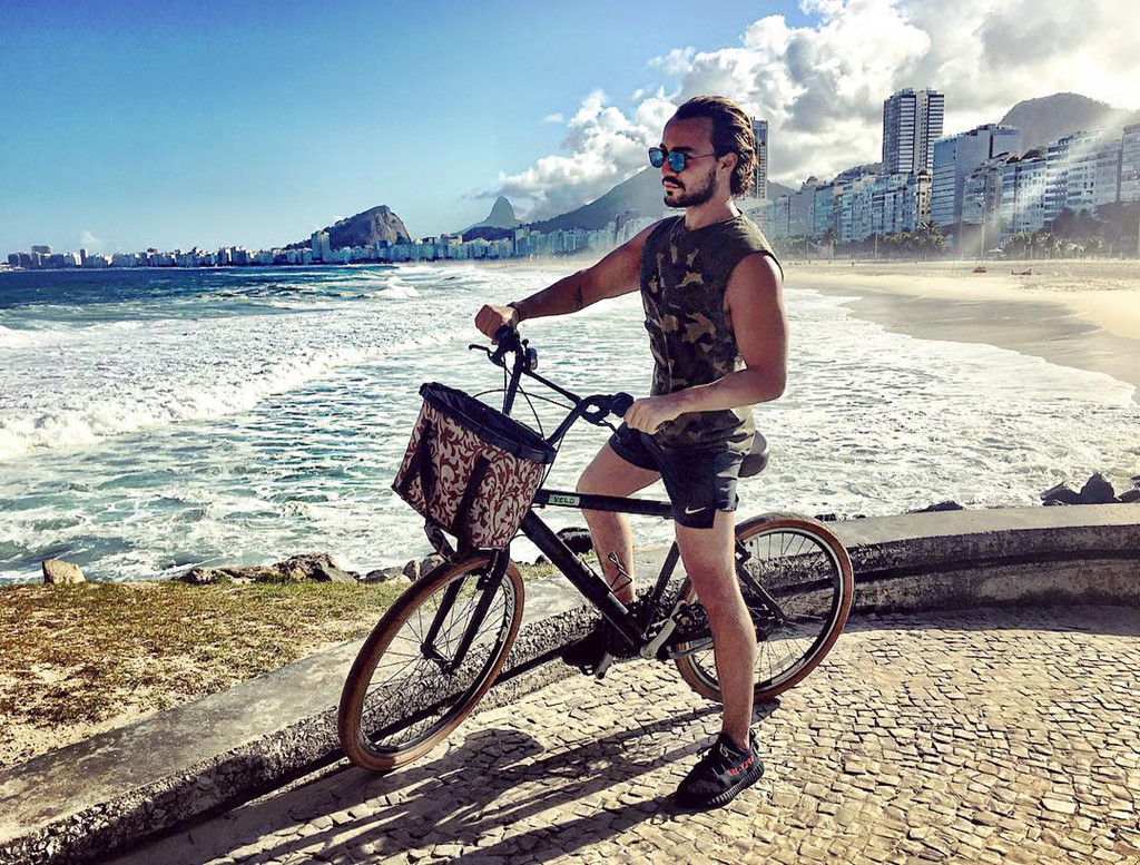 Thiếu gia 9X: Con nhà giàu không phải chỉ biết phô trương tiền của